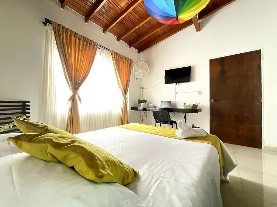 Tu Hogar En Medellin Para 20 Personas
