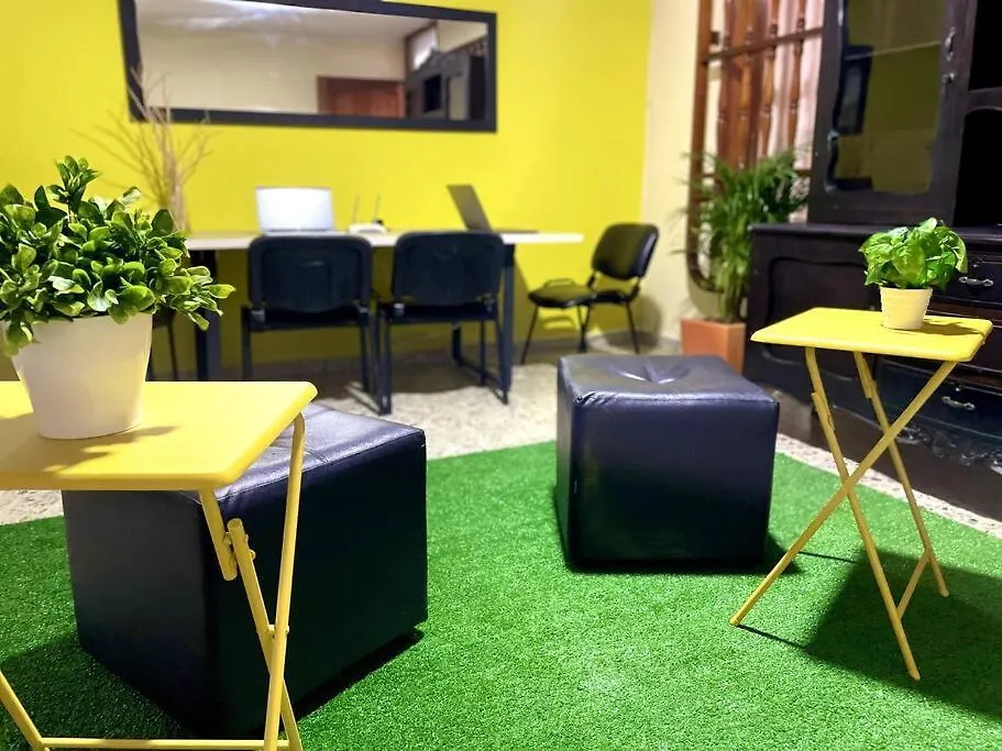 Semesterbostad Tu Hogar En Medellin Para 20 Personas