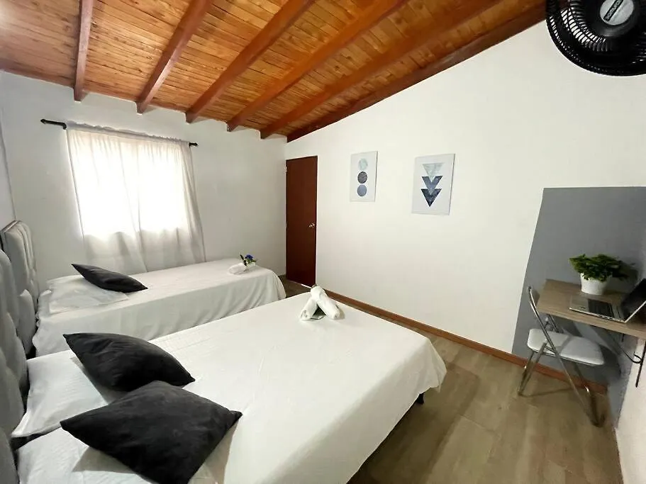 Tu Hogar En Medellin Para 20 Personas