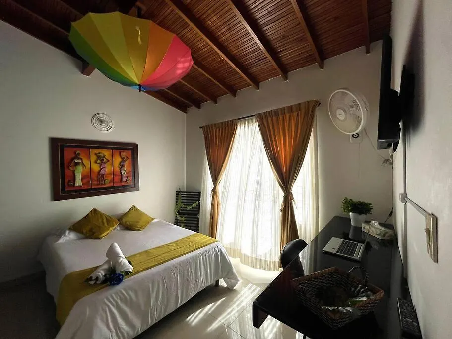 Semesterbostad Tu Hogar En Medellin Para 20 Personas Colombia