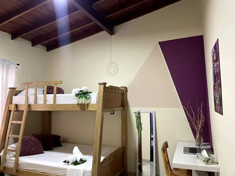 Tu Hogar En Medellin Para 20 Personas Colombia