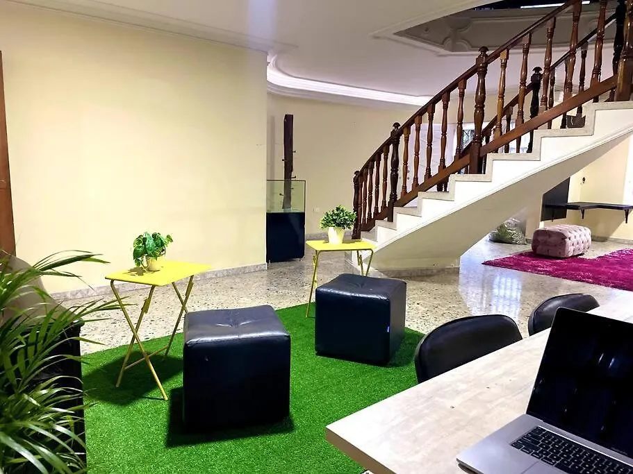 Tu Hogar En Medellin Para 20 Personas