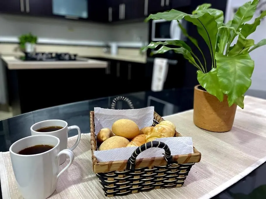Tu Hogar En Medellin Para 20 Personas
