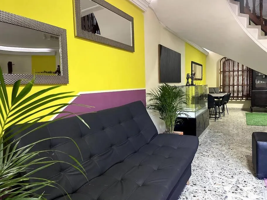 Tu Hogar En Medellin Para 20 Personas 0*,  Colombia