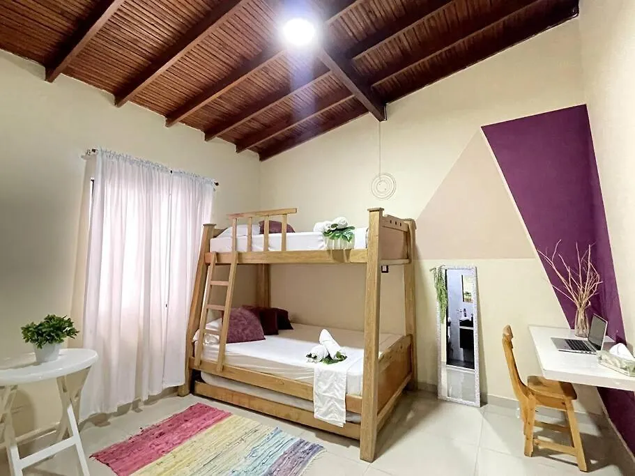 Tu Hogar En Medellin Para 20 Personas 0*,  Colombia
