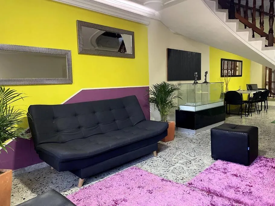Semesterbostad Tu Hogar En Medellin Para 20 Personas Colombia
