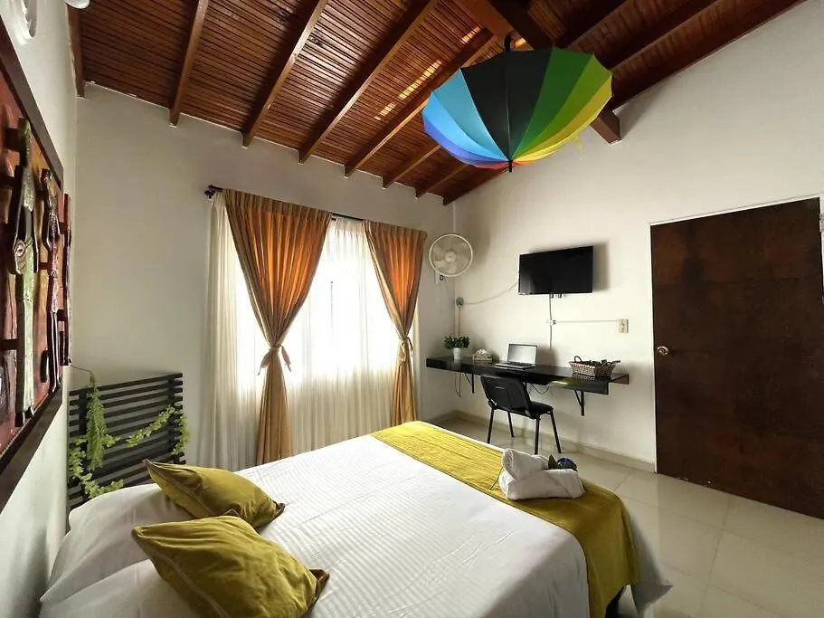 Tu Hogar En Medellin Para 20 Personas