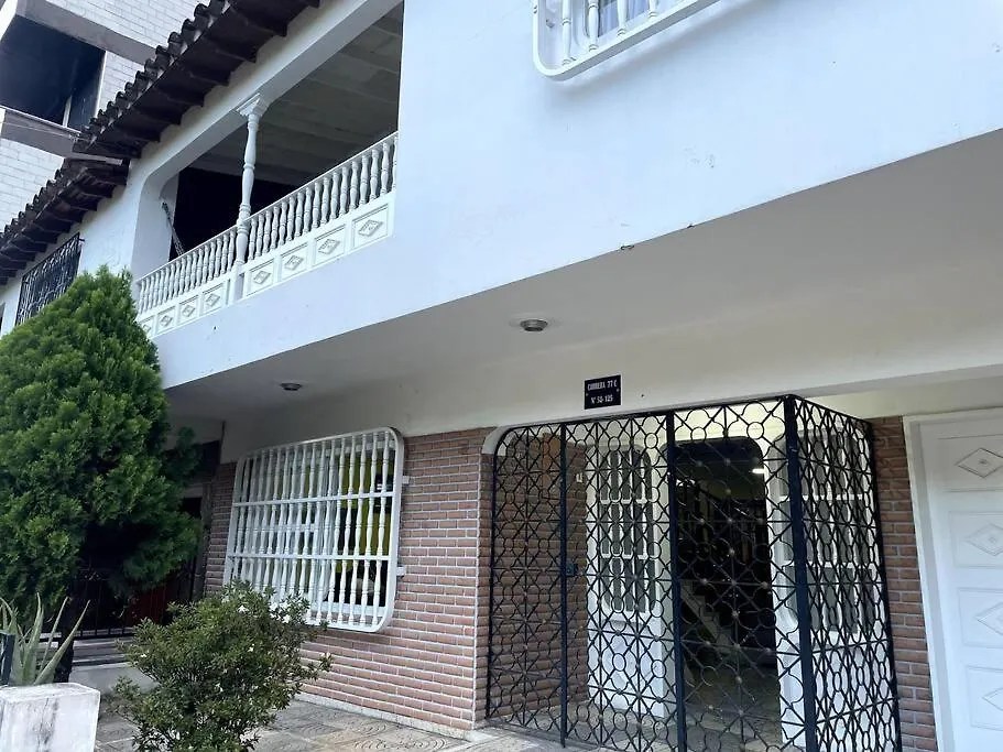 Semesterbostad Tu Hogar En Medellin Para 20 Personas