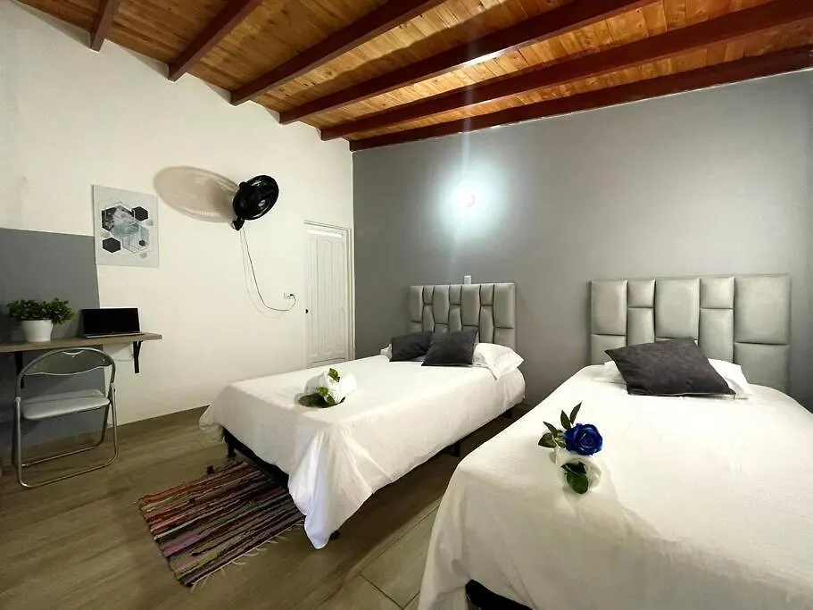 Tu Hogar En Medellin Para 20 Personas Semesterbostad